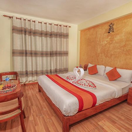 Royal Kings Hotel Kathmandu Exterior foto