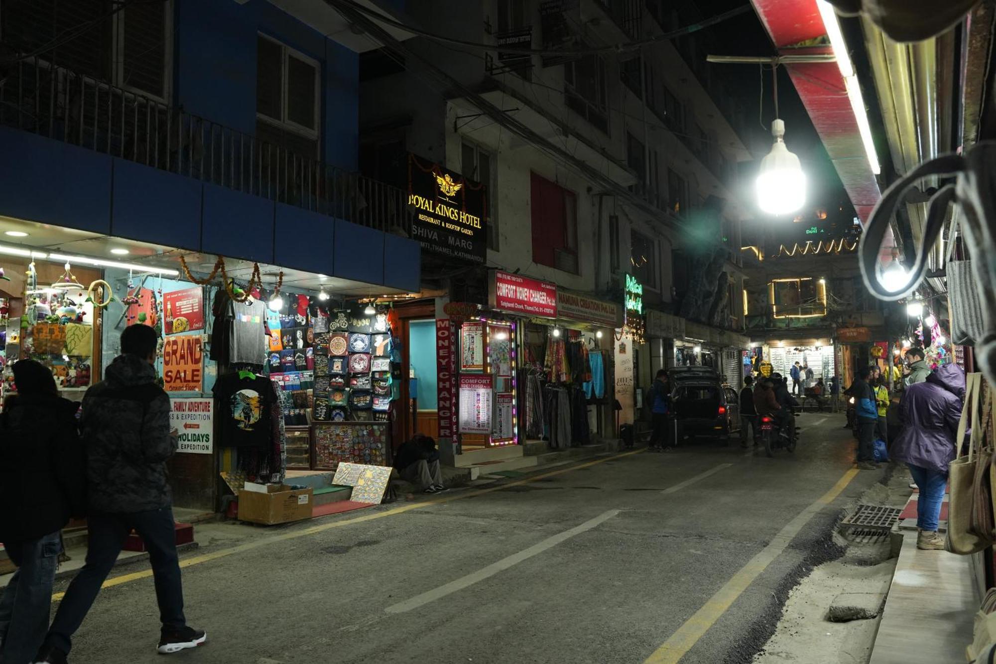 Royal Kings Hotel Kathmandu Exterior foto
