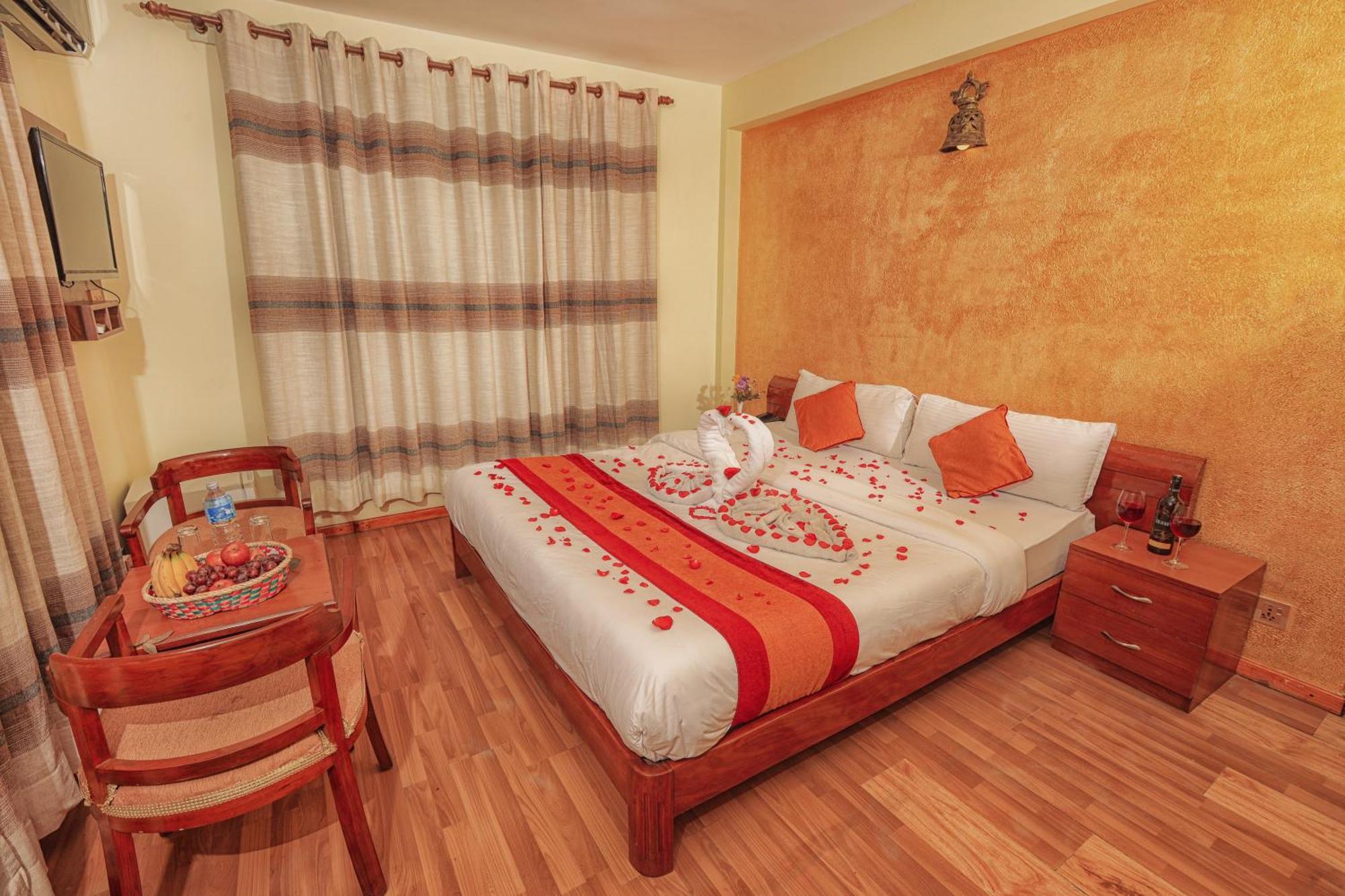 Royal Kings Hotel Kathmandu Exterior foto